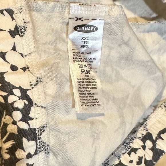 Old Navy Gret and White Floral Leggings Size XXL - Picture 3 of 3